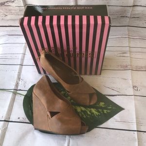 Pink Duchess Estella-1 Cognac size 8.5 Shoe